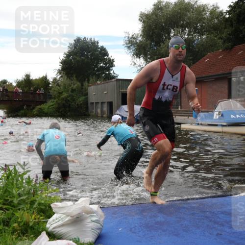 31.08.2025 - Elbe Triathlon Hamburg Luisa Fischer http://msf.ph/oto/8679694 31.08.2025 14:03:55 Schwimmen 131, 139, 147, 157, 163 meine-sportfotos.de
