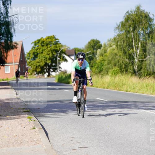 31.08.2025 - Elbe Triathlon Hamburg Michael Burmester http://msf.ph/oto/8679851 31.08.2025 10:40:15 Radfahren 997, 1028 meine-sportfotos.de