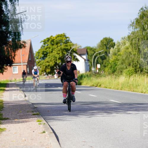 31.08.2025 - Elbe Triathlon Hamburg Michael Burmester http://msf.ph/oto/8679857 31.08.2025 10:40:23 Radfahren 878, 1272 meine-sportfotos.de