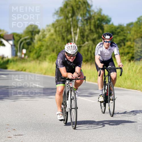 31.08.2025 - Elbe Triathlon Hamburg Michael Burmester http://msf.ph/oto/8679899 31.08.2025 10:40:40 Radfahren 818, 1021, 1039, 1043, 1298 meine-sportfotos.de