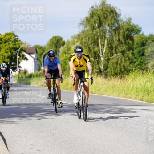 31.08.2025 - Elbe Triathlon Hamburg Michael Burmester http://msf.ph/oto/8679909 31.08.2025 10:40:42 Radfahren 818, 1021, 1039, 1043, 1298 meine-sportfotos.de