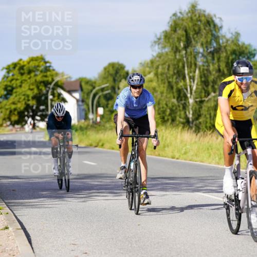 31.08.2025 - Elbe Triathlon Hamburg Michael Burmester http://msf.ph/oto/8679914 31.08.2025 10:40:43 Radfahren 818, 1021, 1039, 1043, 1298 meine-sportfotos.de