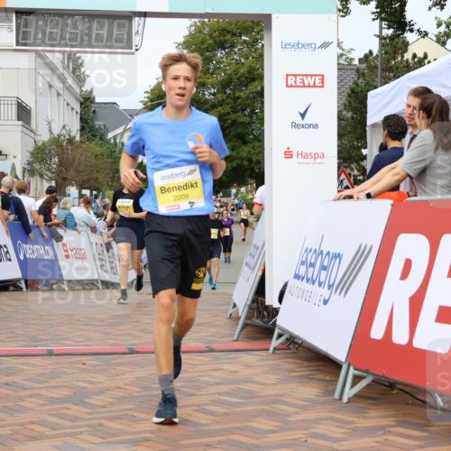 31.08.2025 - 21. Blankeneser Heldenlauf Strokosch-Dieckow http://msf.ph/oto/8679917 31.08.2025 10:31:01 Ziel 2594, 2376, 2209, 2136, 2600, 2206, 2018 meine-sportfotos.de