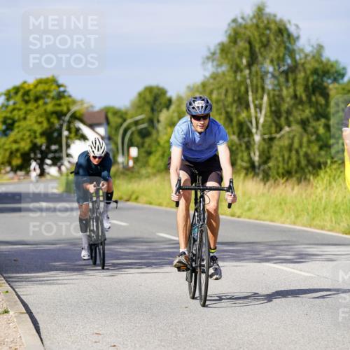 31.08.2025 - Elbe Triathlon Hamburg Michael Burmester http://msf.ph/oto/8679918 31.08.2025 10:40:43 Radfahren 818, 1021, 1039, 1043, 1298 meine-sportfotos.de