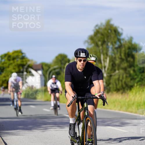 31.08.2025 - Elbe Triathlon Hamburg Michael Burmester http://msf.ph/oto/8680069 31.08.2025 10:41:33 Radfahren 926, 955, 1035, 1062, 1096, 1148, 1279 meine-sportfotos.de