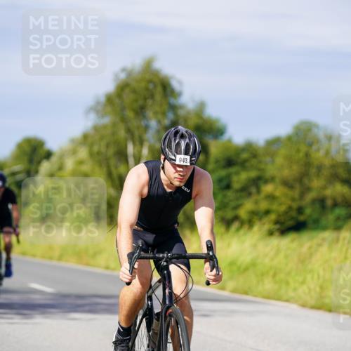 31.08.2025 - Elbe Triathlon Hamburg Michael Burmester http://msf.ph/oto/8680139 31.08.2025 10:41:59 Radfahren 935, 943, 1312 meine-sportfotos.de