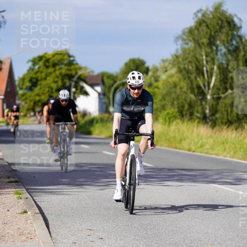31.08.2025 - Elbe Triathlon Hamburg Michael Burmester http://msf.ph/oto/8680152 31.08.2025 10:42:06 Radfahren 935, 987, 1094, 1123 meine-sportfotos.de