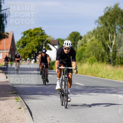 31.08.2025 - Elbe Triathlon Hamburg Michael Burmester http://msf.ph/oto/8680160 31.08.2025 10:42:07 Radfahren 935, 987, 1094, 1123 meine-sportfotos.de