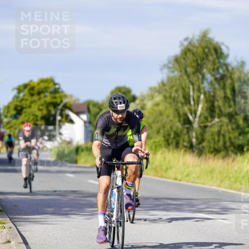 31.08.2025 - Elbe Triathlon Hamburg Michael Burmester http://msf.ph/oto/8680189 31.08.2025 10:42:15 Radfahren 993, 1082, 1250, 1297 meine-sportfotos.de