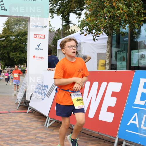 31.08.2025 - 21. Blankeneser Heldenlauf Strokosch-Dieckow http://msf.ph/oto/8680254 31.08.2025 10:30:41 Ziel 2560, 2106, 2179, 2599, 2279, 2102 meine-sportfotos.de
