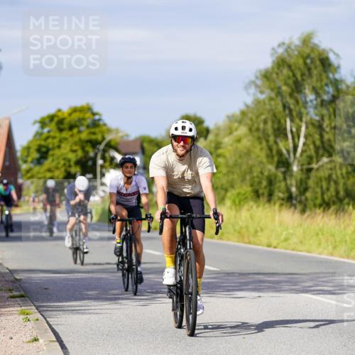 31.08.2025 - Elbe Triathlon Hamburg Michael Burmester http://msf.ph/oto/8680283 31.08.2025 10:42:39 Radfahren 863, 966, 1013, 1105, 1154, 1160 meine-sportfotos.de