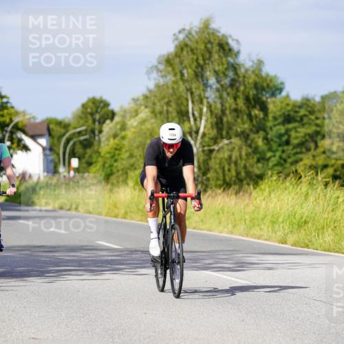 31.08.2025 - Elbe Triathlon Hamburg Michael Burmester http://msf.ph/oto/8680304 31.08.2025 10:42:45 Radfahren 1013, 1074, 1154 meine-sportfotos.de