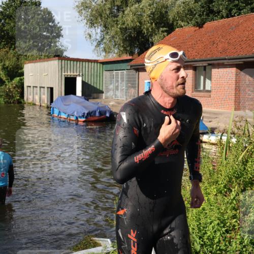 31.08.2025 - Elbe Triathlon Hamburg Luisa Fischer http://msf.ph/oto/8680755 31.08.2025 09:24:38 Schwimmen 677 meine-sportfotos.de