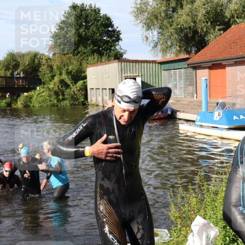 31.08.2025 - Elbe Triathlon Hamburg Luisa Fischer http://msf.ph/oto/8680767 31.08.2025 09:25:05 Schwimmen 671, 699, 704, 741, 745 meine-sportfotos.de