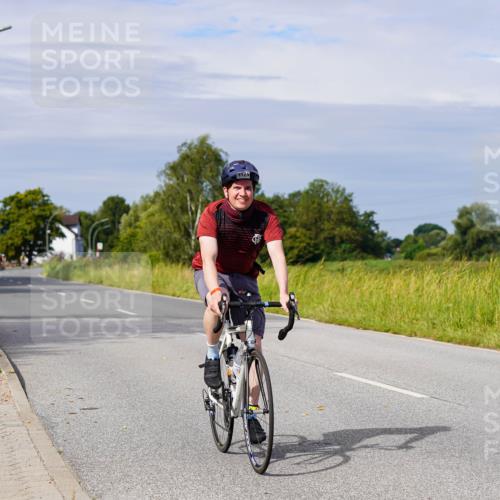 31.08.2025 - Elbe Triathlon Hamburg Michael Burmester http://msf.ph/oto/8680805 31.08.2025 10:52:39 Radfahren 1113, 1124, 1265 meine-sportfotos.de