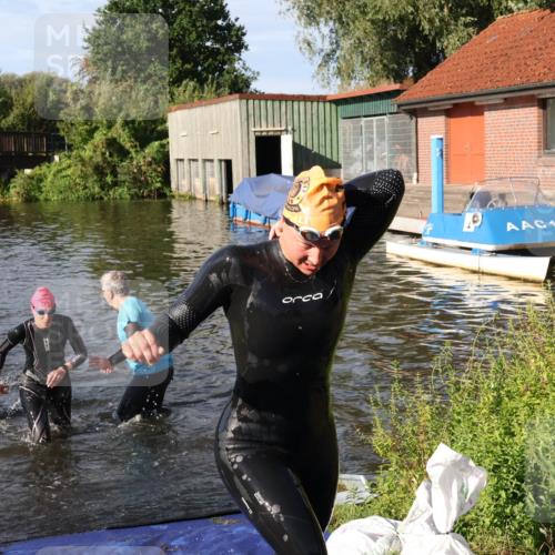 31.08.2025 - Elbe Triathlon Hamburg Luisa Fischer http://msf.ph/oto/8680832 31.08.2025 09:25:50 Schwimmen 774, 778, 849 meine-sportfotos.de