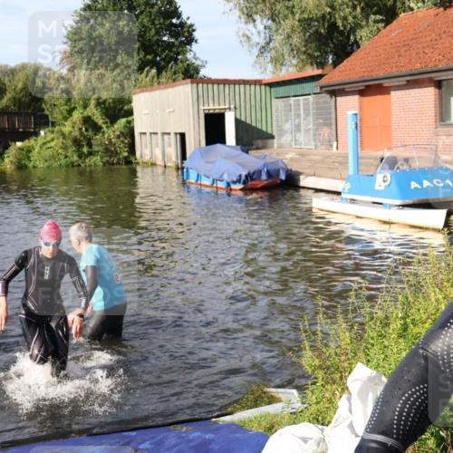 31.08.2025 - Elbe Triathlon Hamburg Luisa Fischer http://msf.ph/oto/8680836 31.08.2025 09:25:51 Schwimmen 774, 778, 849 meine-sportfotos.de