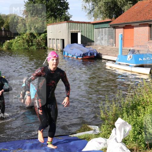 31.08.2025 - Elbe Triathlon Hamburg Luisa Fischer http://msf.ph/oto/8680915 31.08.2025 09:27:28 Schwimmen 679, 681, 795, 854, 918 meine-sportfotos.de