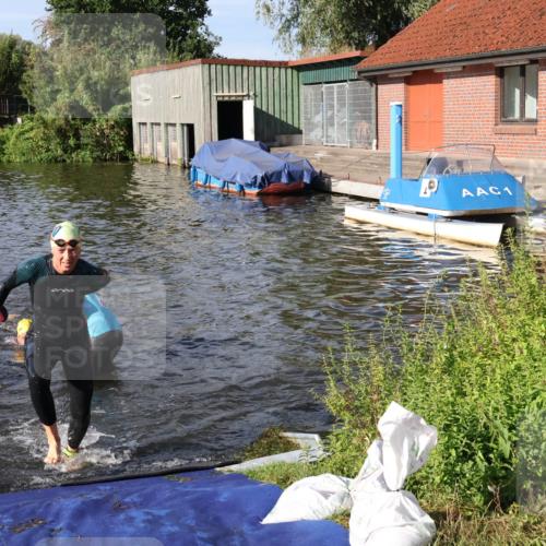 31.08.2025 - Elbe Triathlon Hamburg Luisa Fischer http://msf.ph/oto/8680930 31.08.2025 09:27:34 Schwimmen 679, 698, 795, 887, 918 meine-sportfotos.de