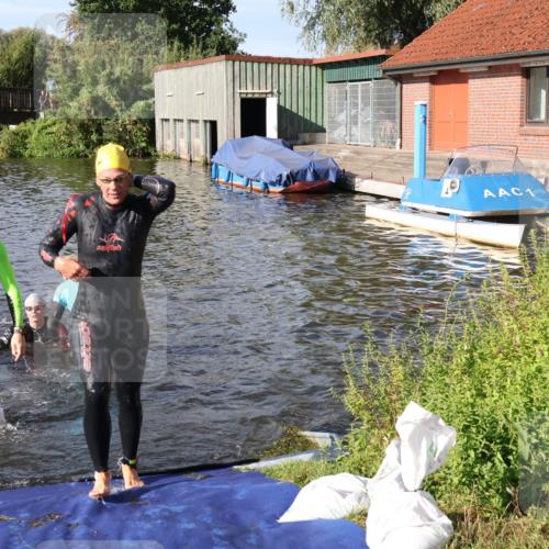 31.08.2025 - Elbe Triathlon Hamburg Luisa Fischer http://msf.ph/oto/8680960 31.08.2025 09:27:40 Schwimmen 698, 785, 795, 887, 895 meine-sportfotos.de
