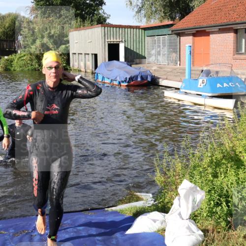 31.08.2025 - Elbe Triathlon Hamburg Luisa Fischer http://msf.ph/oto/8680964 31.08.2025 09:27:41 Schwimmen 698, 785, 795, 887, 895 meine-sportfotos.de