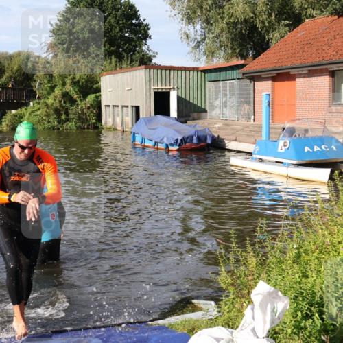 31.08.2025 - Elbe Triathlon Hamburg Luisa Fischer http://msf.ph/oto/8681004 31.08.2025 09:28:13 Schwimmen 673, 788, 815 meine-sportfotos.de