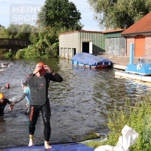 31.08.2025 - Elbe Triathlon Hamburg Luisa Fischer http://msf.ph/oto/8681031 31.08.2025 09:28:37 Schwimmen 692, 722, 771 meine-sportfotos.de