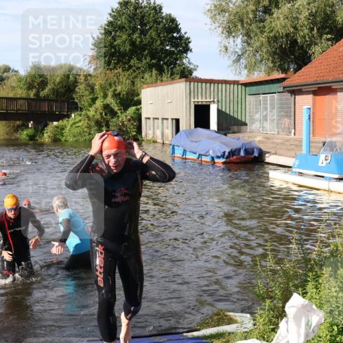 31.08.2025 - Elbe Triathlon Hamburg Luisa Fischer http://msf.ph/oto/8681035 31.08.2025 09:28:38 Schwimmen 692, 722, 771 meine-sportfotos.de