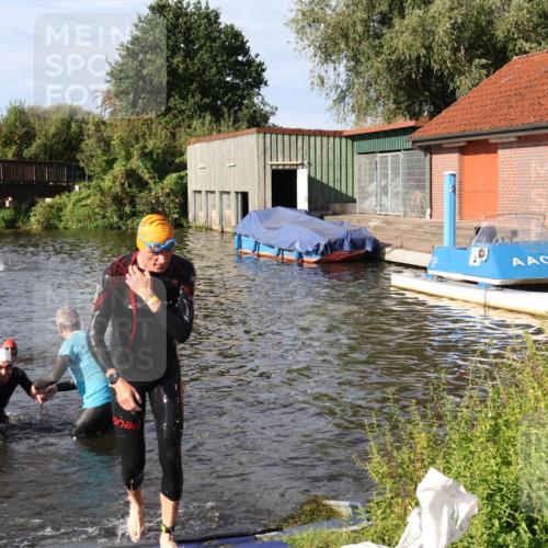 31.08.2025 - Elbe Triathlon Hamburg Luisa Fischer http://msf.ph/oto/8681050 31.08.2025 09:28:40 Schwimmen 692, 722, 771 meine-sportfotos.de