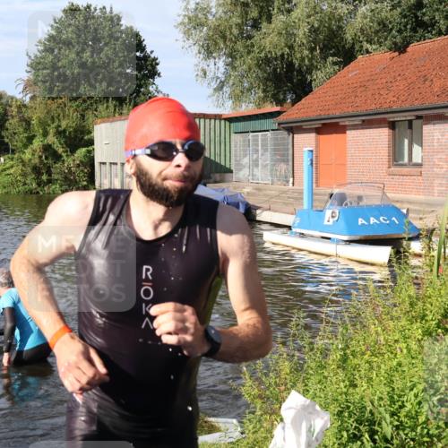 31.08.2025 - Elbe Triathlon Hamburg Luisa Fischer http://msf.ph/oto/8681076 31.08.2025 09:28:53 Schwimmen 591, 830, 840, 848 meine-sportfotos.de