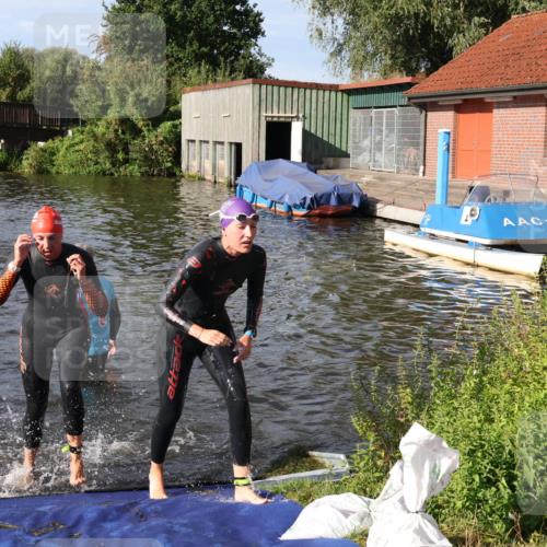 31.08.2025 - Elbe Triathlon Hamburg Luisa Fischer http://msf.ph/oto/8681080 31.08.2025 09:28:57 Schwimmen 830, 840, 848, 900 meine-sportfotos.de