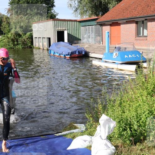 31.08.2025 - Elbe Triathlon Hamburg Luisa Fischer http://msf.ph/oto/8681104 31.08.2025 09:29:06 Schwimmen 732, 797, 835, 840, 851, 900, 910 meine-sportfotos.de