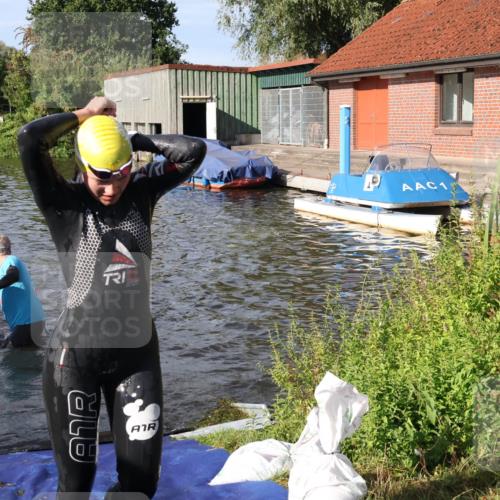 31.08.2025 - Elbe Triathlon Hamburg Luisa Fischer http://msf.ph/oto/8681111 31.08.2025 09:29:09 Schwimmen 732, 797, 835, 851, 900, 910 meine-sportfotos.de