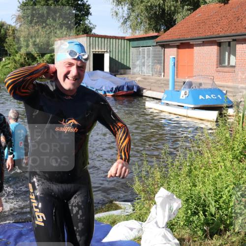 31.08.2025 - Elbe Triathlon Hamburg Luisa Fischer http://msf.ph/oto/8681124 31.08.2025 09:29:13 Schwimmen 732, 797, 835, 851, 910 meine-sportfotos.de