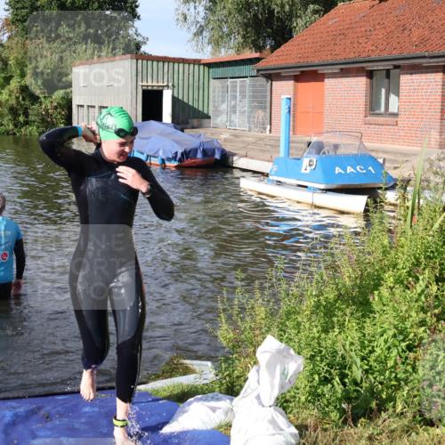 31.08.2025 - Elbe Triathlon Hamburg Luisa Fischer http://msf.ph/oto/8681157 31.08.2025 09:29:44 Schwimmen 853 meine-sportfotos.de
