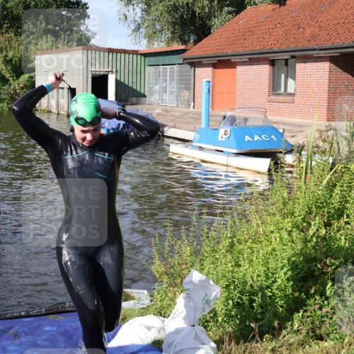 31.08.2025 - Elbe Triathlon Hamburg Luisa Fischer http://msf.ph/oto/8681159 31.08.2025 09:29:45 Schwimmen 853 meine-sportfotos.de