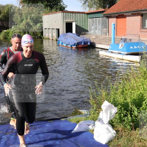 31.08.2025 - Elbe Triathlon Hamburg Luisa Fischer http://msf.ph/oto/8681191 31.08.2025 09:30:07 Schwimmen 665, 760, 811, 888, 916 meine-sportfotos.de