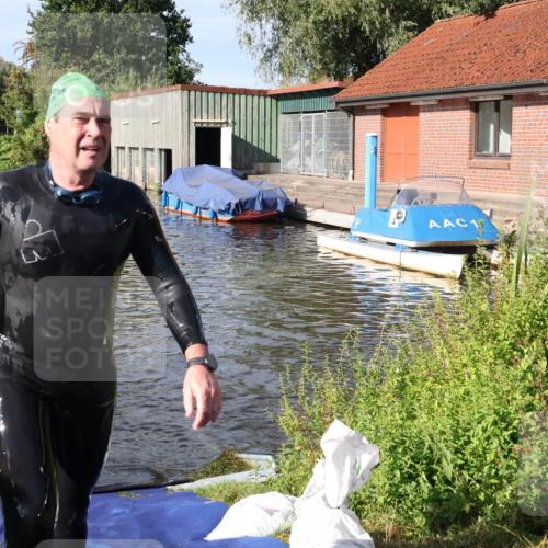 31.08.2025 - Elbe Triathlon Hamburg Luisa Fischer http://msf.ph/oto/8681225 31.08.2025 09:30:16 Schwimmen 760 meine-sportfotos.de
