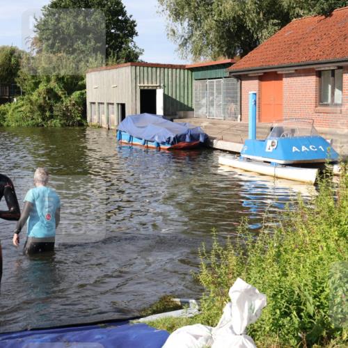 31.08.2025 - Elbe Triathlon Hamburg Luisa Fischer http://msf.ph/oto/8681230 31.08.2025 09:30:42 Schwimmen 884 meine-sportfotos.de