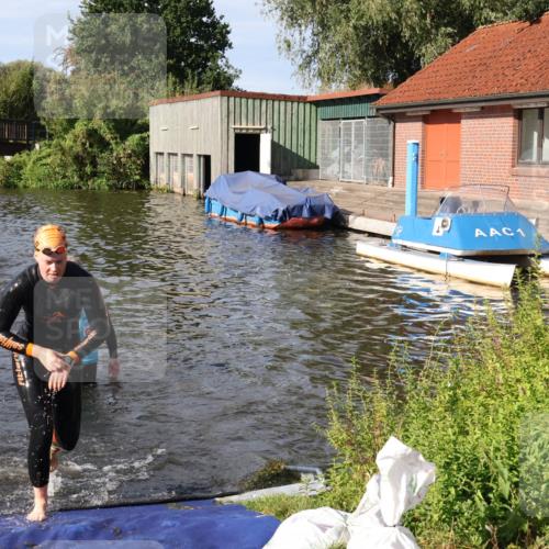 31.08.2025 - Elbe Triathlon Hamburg Luisa Fischer http://msf.ph/oto/8681249 31.08.2025 09:31:03 Schwimmen 813, 823, 893 meine-sportfotos.de