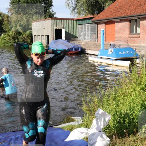 31.08.2025 - Elbe Triathlon Hamburg Luisa Fischer http://msf.ph/oto/8681281 31.08.2025 09:31:15 Schwimmen 829, 833, 837, 893, 919, 929 meine-sportfotos.de