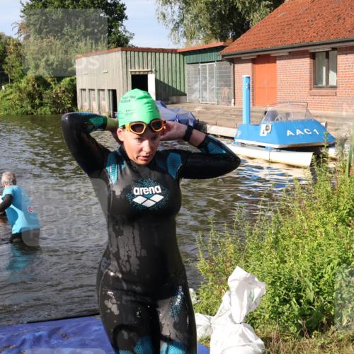 31.08.2025 - Elbe Triathlon Hamburg Luisa Fischer http://msf.ph/oto/8681283 31.08.2025 09:31:15 Schwimmen 829, 833, 837, 893, 919, 929 meine-sportfotos.de