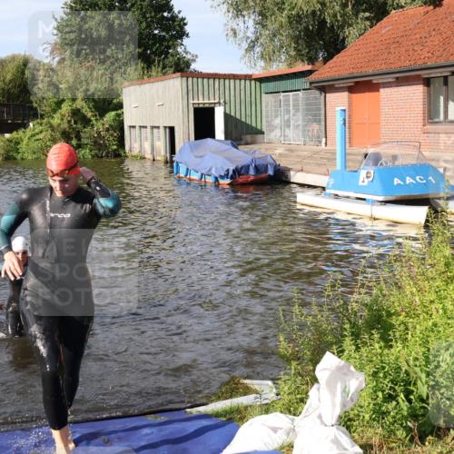 31.08.2025 - Elbe Triathlon Hamburg Luisa Fischer http://msf.ph/oto/8681299 31.08.2025 09:31:18 Schwimmen 829, 833, 837, 919, 929 meine-sportfotos.de