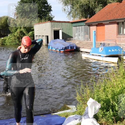 31.08.2025 - Elbe Triathlon Hamburg Luisa Fischer http://msf.ph/oto/8681301 31.08.2025 09:31:19 Schwimmen 829, 833, 837, 919, 929, 930 meine-sportfotos.de