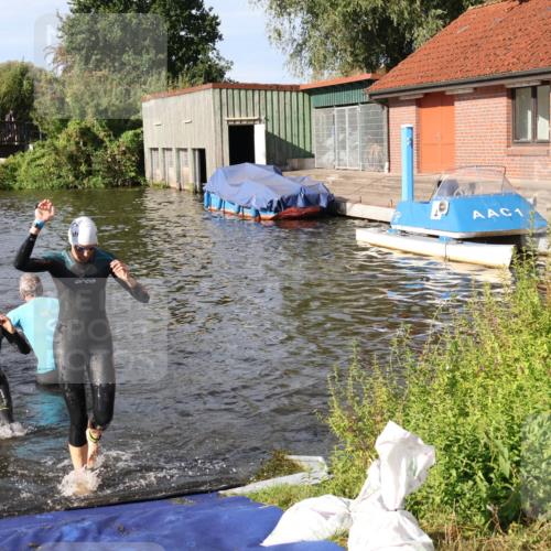 31.08.2025 - Elbe Triathlon Hamburg Luisa Fischer http://msf.ph/oto/8681312 31.08.2025 09:31:21 Schwimmen 833, 837, 908, 919, 929, 930 meine-sportfotos.de