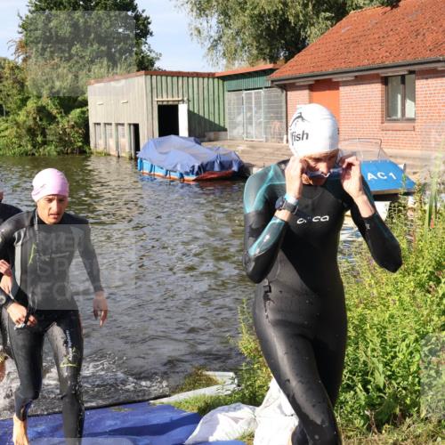 31.08.2025 - Elbe Triathlon Hamburg Luisa Fischer http://msf.ph/oto/8681326 31.08.2025 09:31:24 Schwimmen 833, 882, 908, 919, 929, 930 meine-sportfotos.de