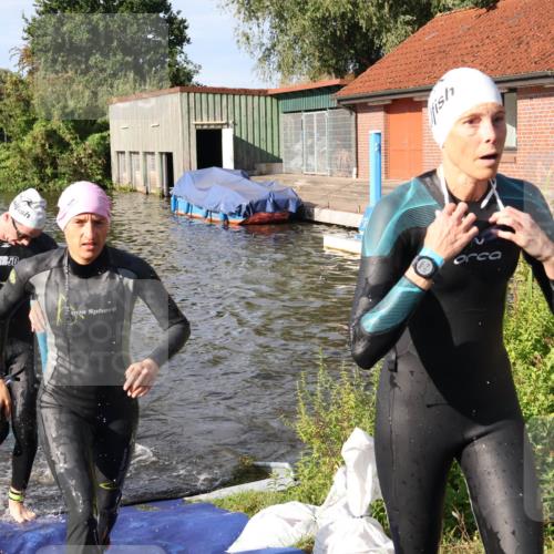 31.08.2025 - Elbe Triathlon Hamburg Luisa Fischer http://msf.ph/oto/8681328 31.08.2025 09:31:24 Schwimmen 833, 882, 908, 919, 929, 930 meine-sportfotos.de
