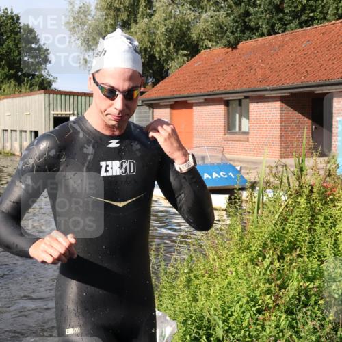 31.08.2025 - Elbe Triathlon Hamburg Luisa Fischer http://msf.ph/oto/8681336 31.08.2025 09:31:26 Schwimmen 833, 845, 864, 882, 908, 919, 929, 930 meine-sportfotos.de