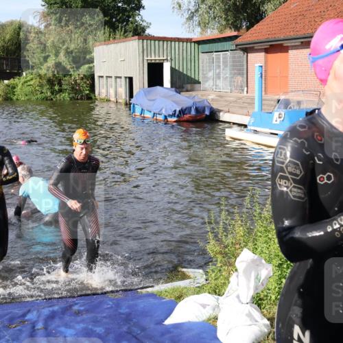 31.08.2025 - Elbe Triathlon Hamburg Luisa Fischer http://msf.ph/oto/8681347 31.08.2025 09:31:30 Schwimmen 845, 864, 882, 905, 908, 930 meine-sportfotos.de