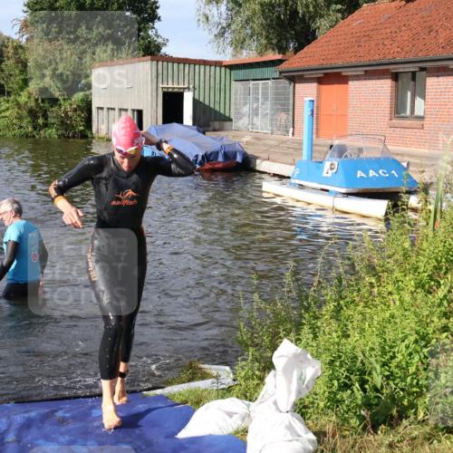 31.08.2025 - Elbe Triathlon Hamburg Luisa Fischer http://msf.ph/oto/8681375 31.08.2025 09:31:40 Schwimmen 800, 869, 905 meine-sportfotos.de